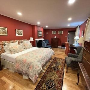 Deluxe King Room #2
